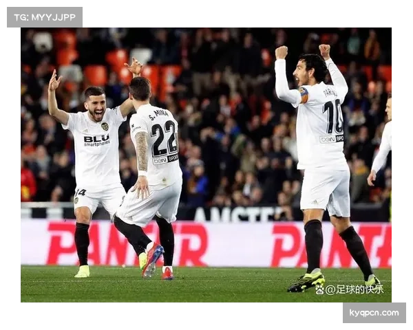 皇马后防四人对两人防守失败，站位纪律问题亟待解决